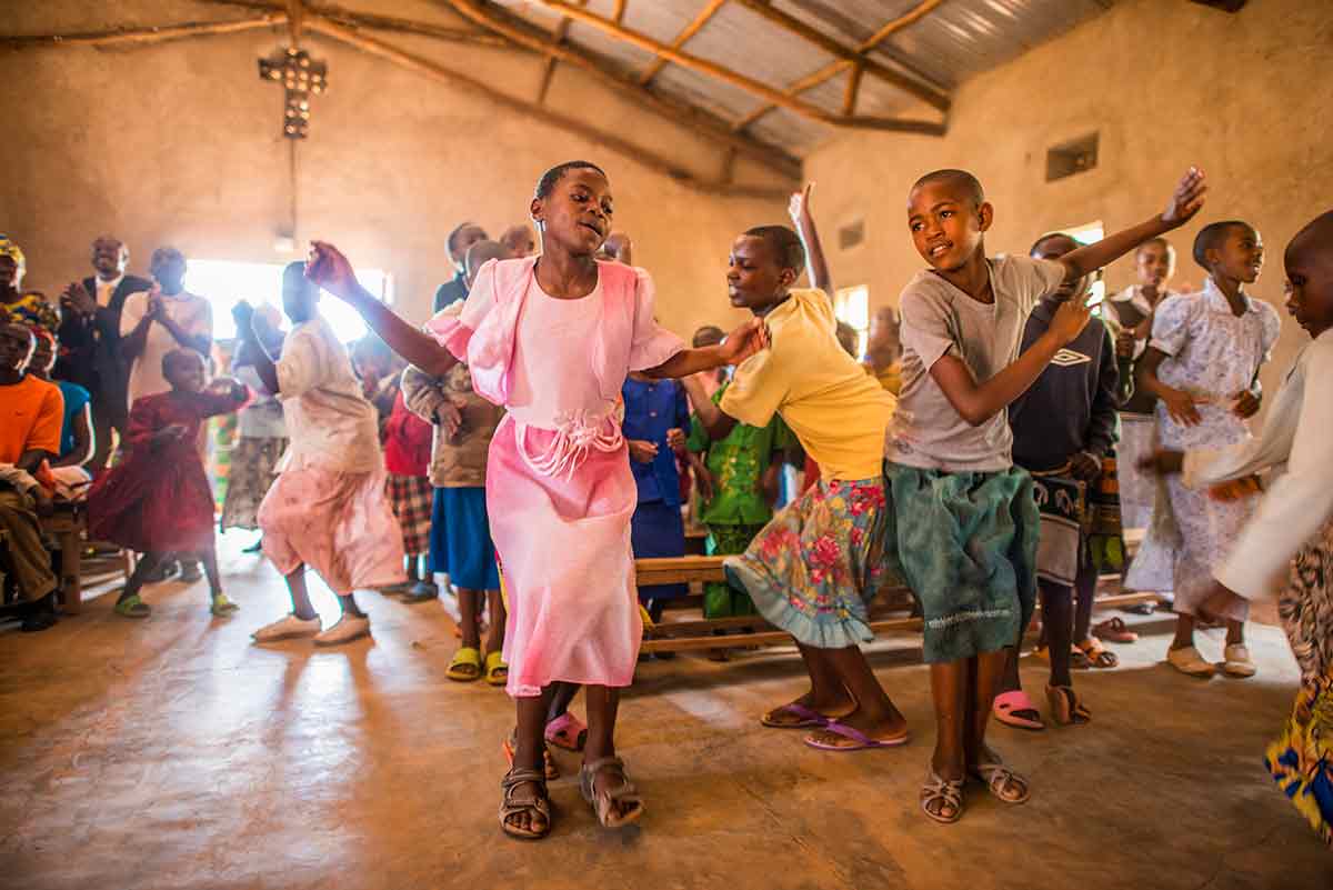 African children praising the Lord.